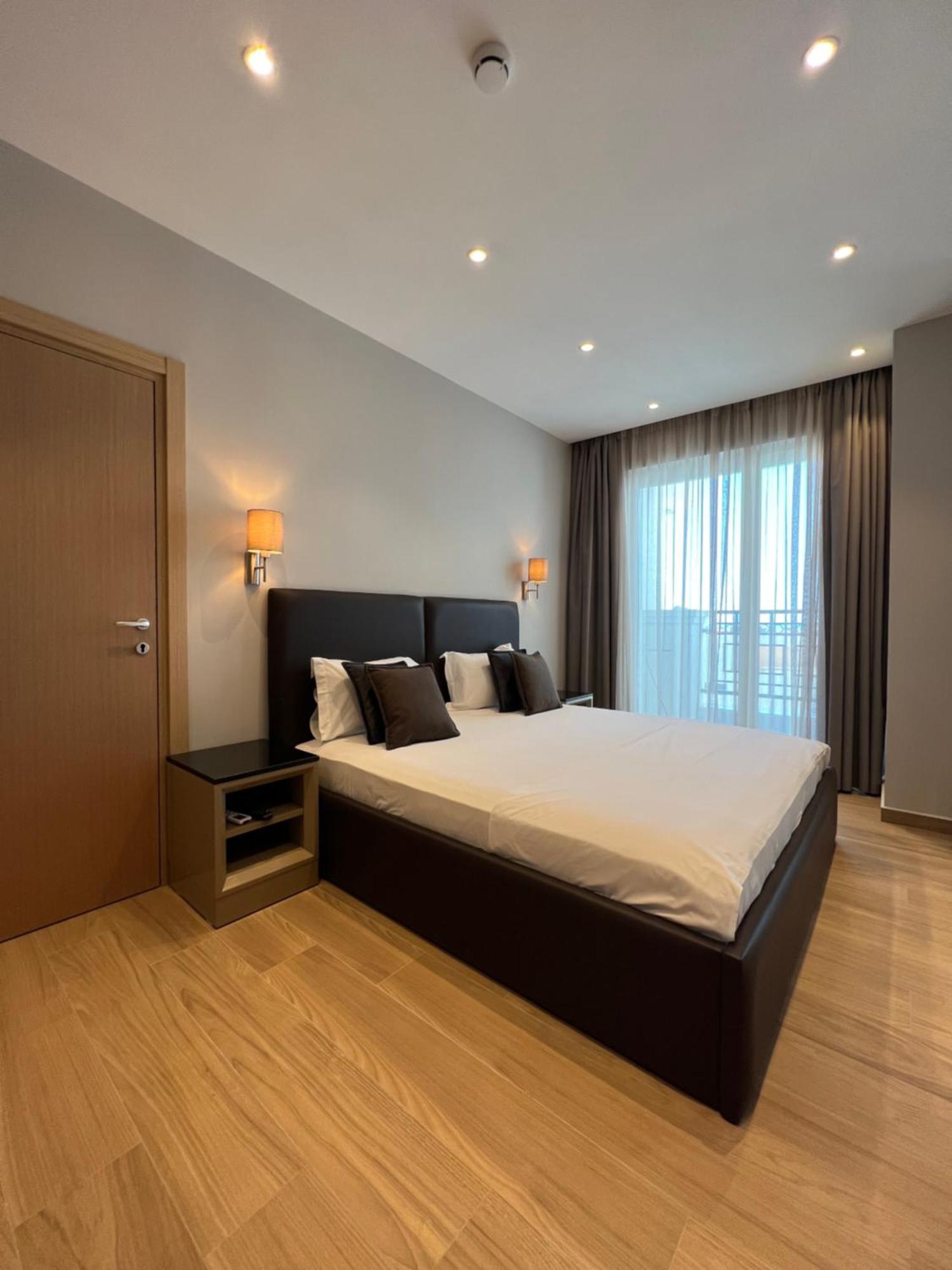 Coastline Luxury Apart Hotel Golem  Exterior foto
